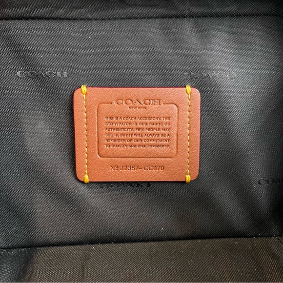 Coach Charter Slim Crossbody in Black Pebbled Leather - Picture 8 of 13